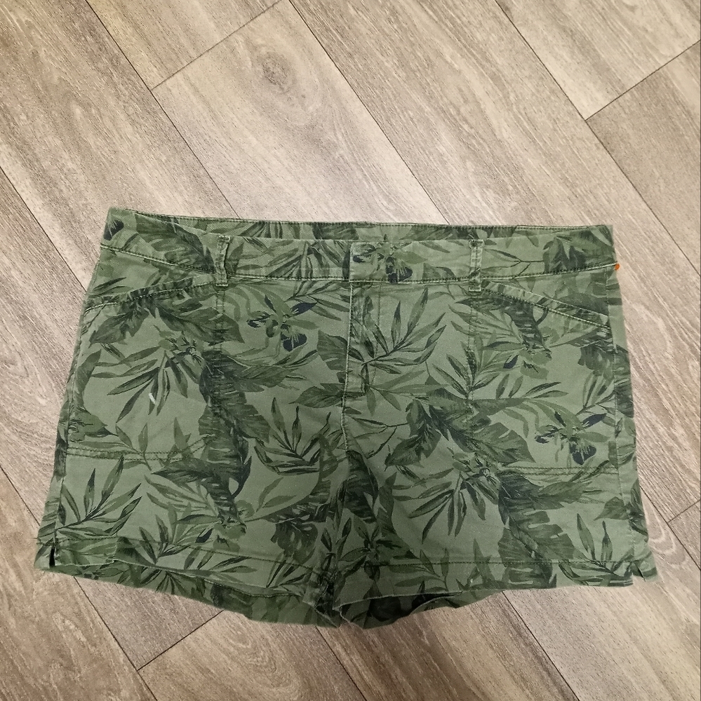 Old Navy palm print olive green shorts size 16